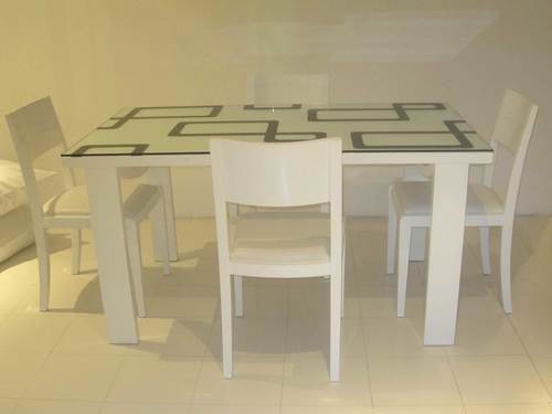 Dining Table White Lacquer and Glass Top with Black Design/Ground Floor