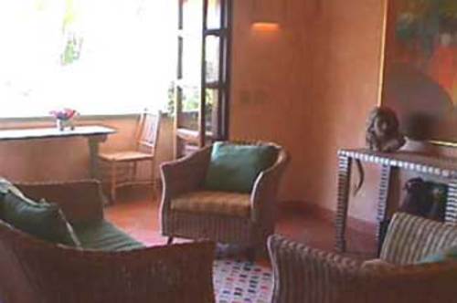 Villa Carriage House Picture 4 - Livingroom