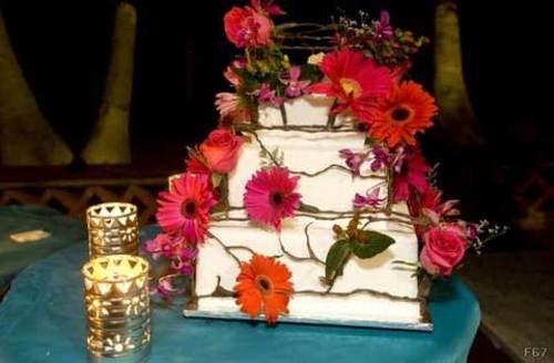 Villa Encanto Picture 30 - Kl---wedding-cake-with-lights