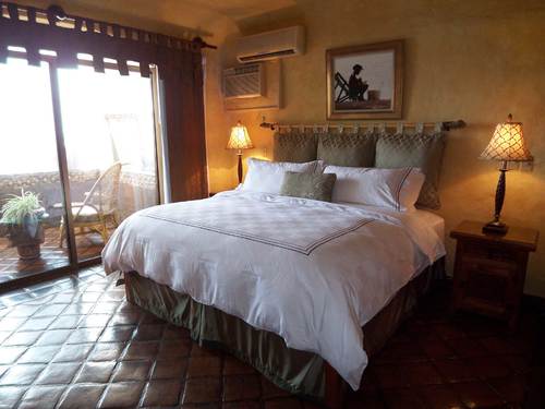Villa Flores Picture 15 - 19-casa-flores-tuscan-suite