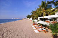 La Playa, Camarones Beachfront - walk to town 