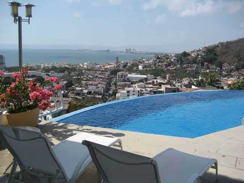 Villa Yvonneka Picture 4 - Yloungeview2